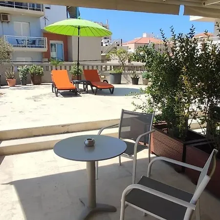 Chrysa's House In Front Of The Sea Appartamento *